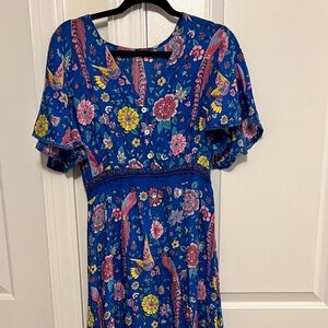 FINAL SALE! Beautiful boutique dress, floral blue approximately 4/6
